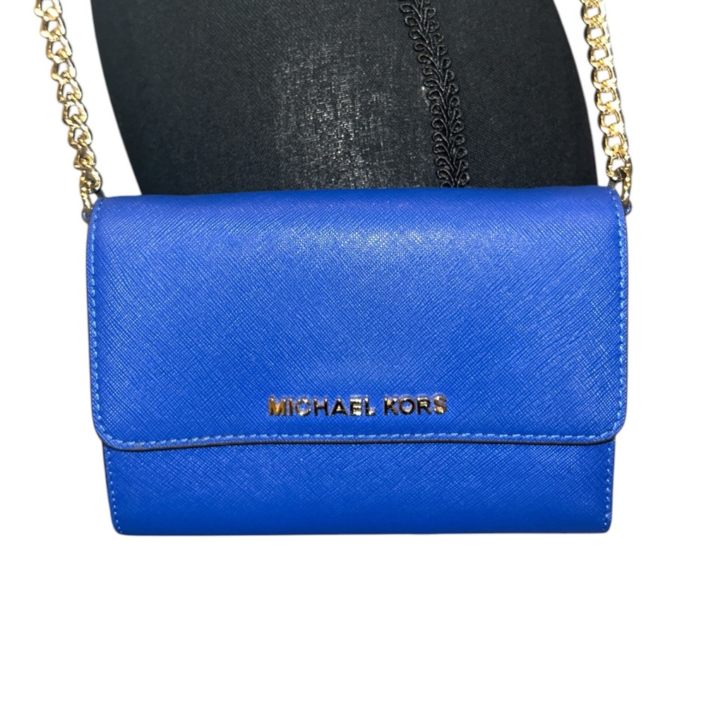 Great condition MICHAEL KORS Crossbody in Royal Blue Leather